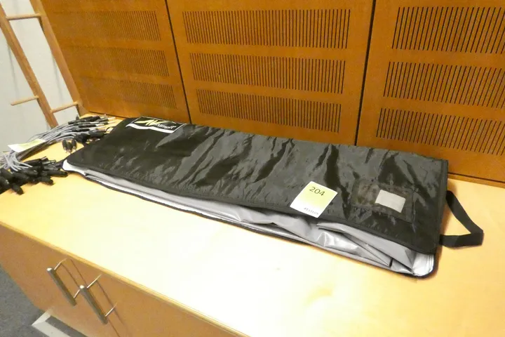 AV Stumpfl - Projektionsleinwand-Tuch mit Druckknöpfen in Transporttasche